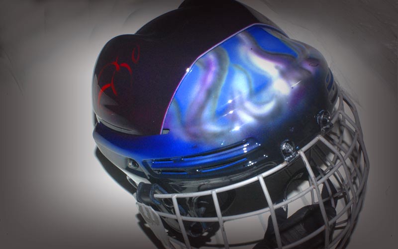 Хоккейный шлем, роспись средствами аэрографии