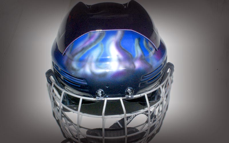 Хоккейный шлем, роспись средствами аэрографии